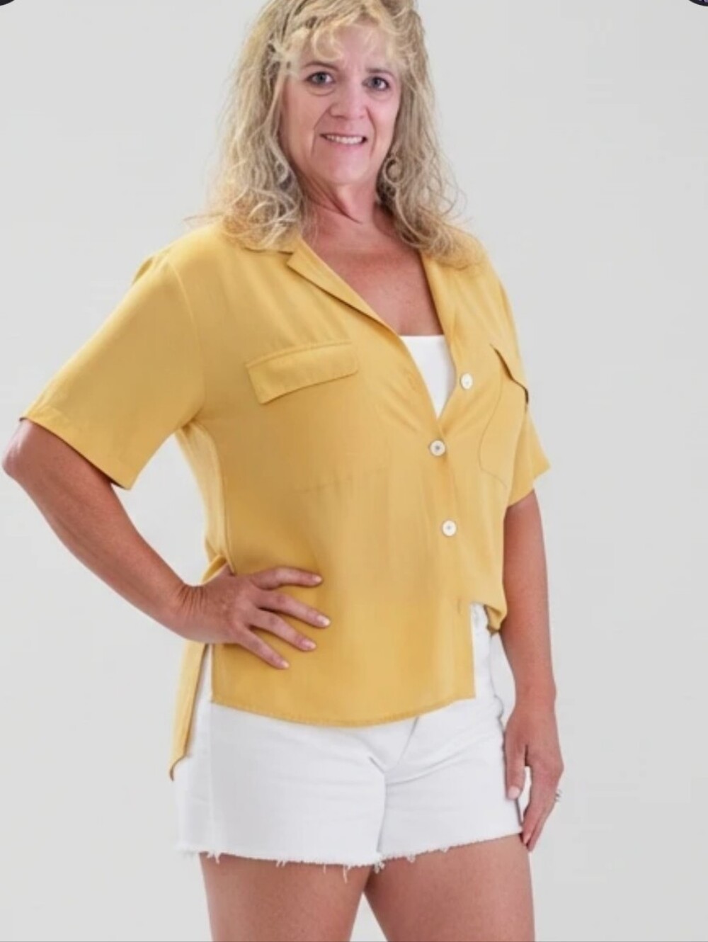 Yellow Blouse Short Sleeves Size 10 Business Attire. By Lauren Lee. Fake Pockets